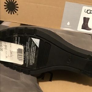 UGG Boots size 6 -New Never Been Worn